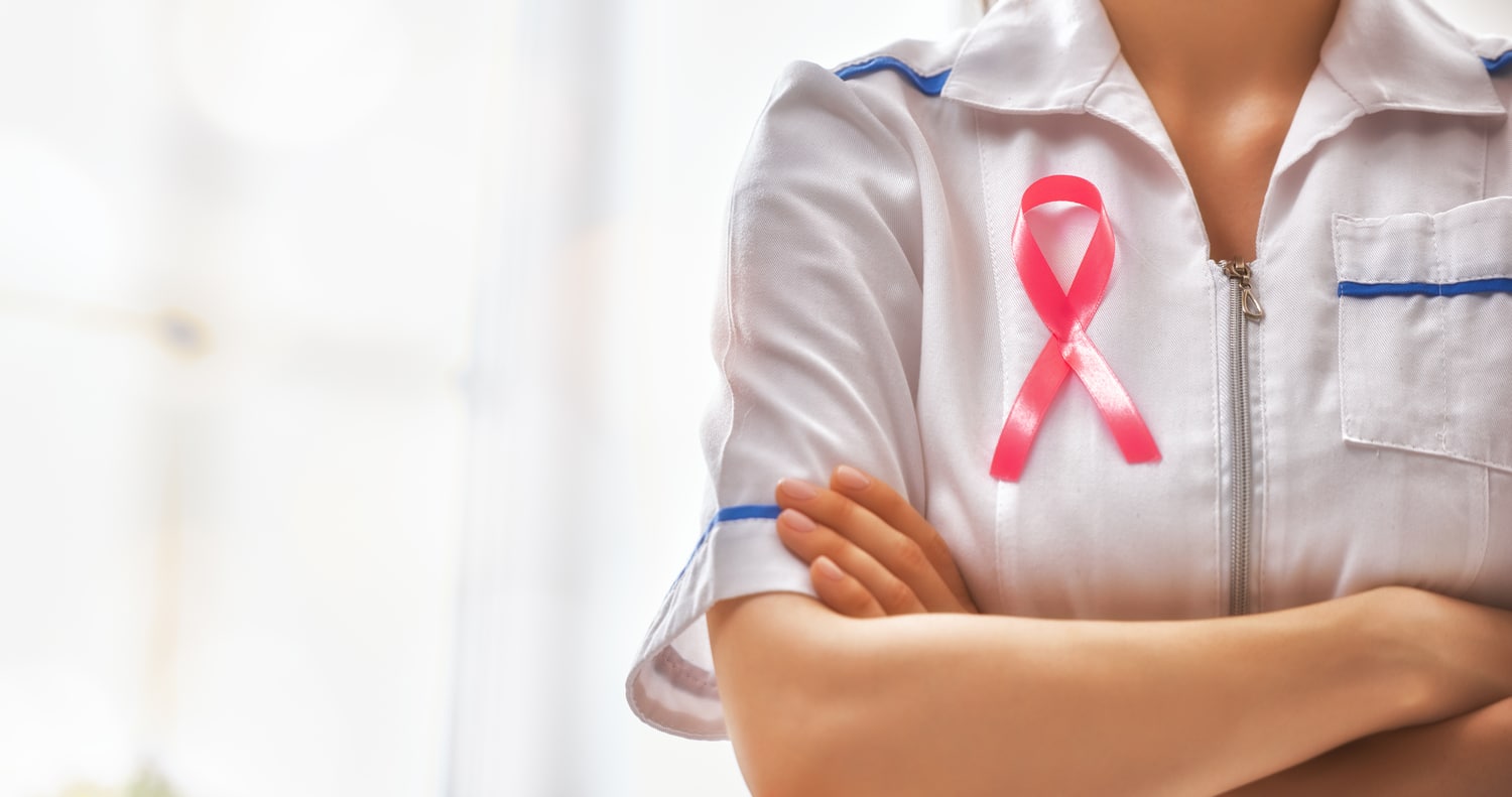 Fita rosa para consciência do câncer de mama. Apoiar as pessoas que vivem com doença tumoral.